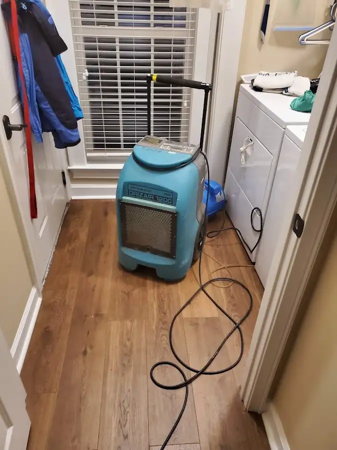 Commercial dehumidifier deployed for Crawl Space Restoration in Aloha